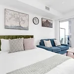 Chic Studio By Eaton Centre