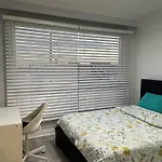 Toronto Full Bed In A Room - Midtown