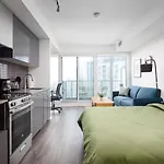 Spacious Studio W View Steps From Eatons & Tmu