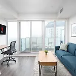 Spacious Studio W View Steps From Eatons & Tmu