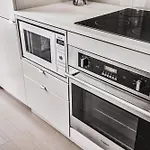 Toronto Luxe Suite - Location Score 10 - Easter Retreat
