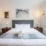 Beautiful Luxurious Home In Toronto