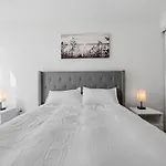 Spectacular Suite In The Heart Of Toronto