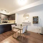 Spectacular Suite In The Heart Of Toronto