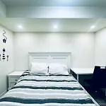 Peaceful And Cozy Vacation Home Close To 401 And 404