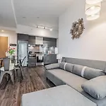 2Br Condo Close To Eaton Center