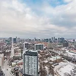 2Br Condo Close To Eaton Center