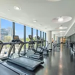 Luxury Downtown Condo With Cn Tower Views, Pool Access, Gym, Accommodates 4,Free Parking Upon Request At Booking