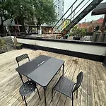 Queen-King St Stay With Private Patio- Unbeatable Location
