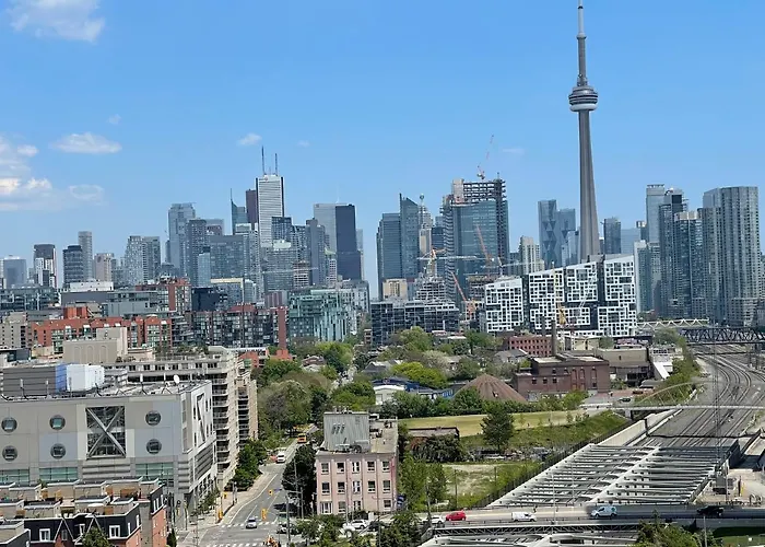 Toronto Skyline View Condo Liberty Village