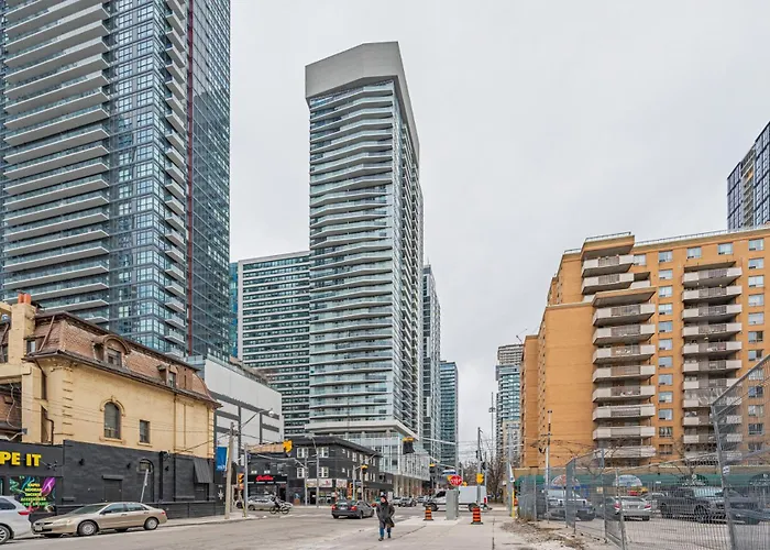 Luxury Condo In Toronto Downtown Core, Eaton Center!!