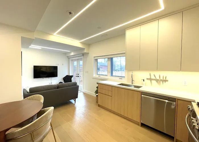 Modern Apartment Close To The Beach With Parking