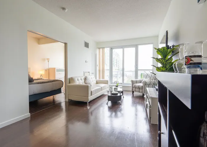 Harbour Front Luxury Condo 2 Bed 2 Bath
