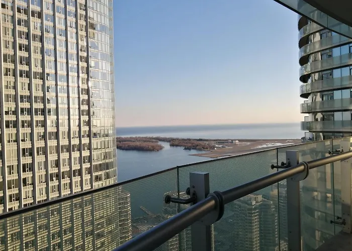 Above Clouds 3 Bedroom Condo Downtown Toronto