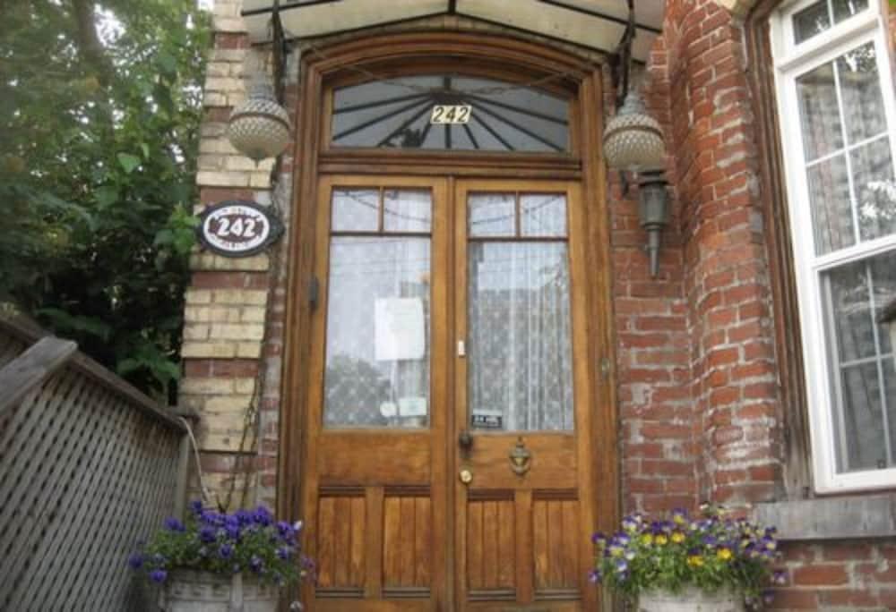 Pimblett's Downtown Bed &breakfast 2*