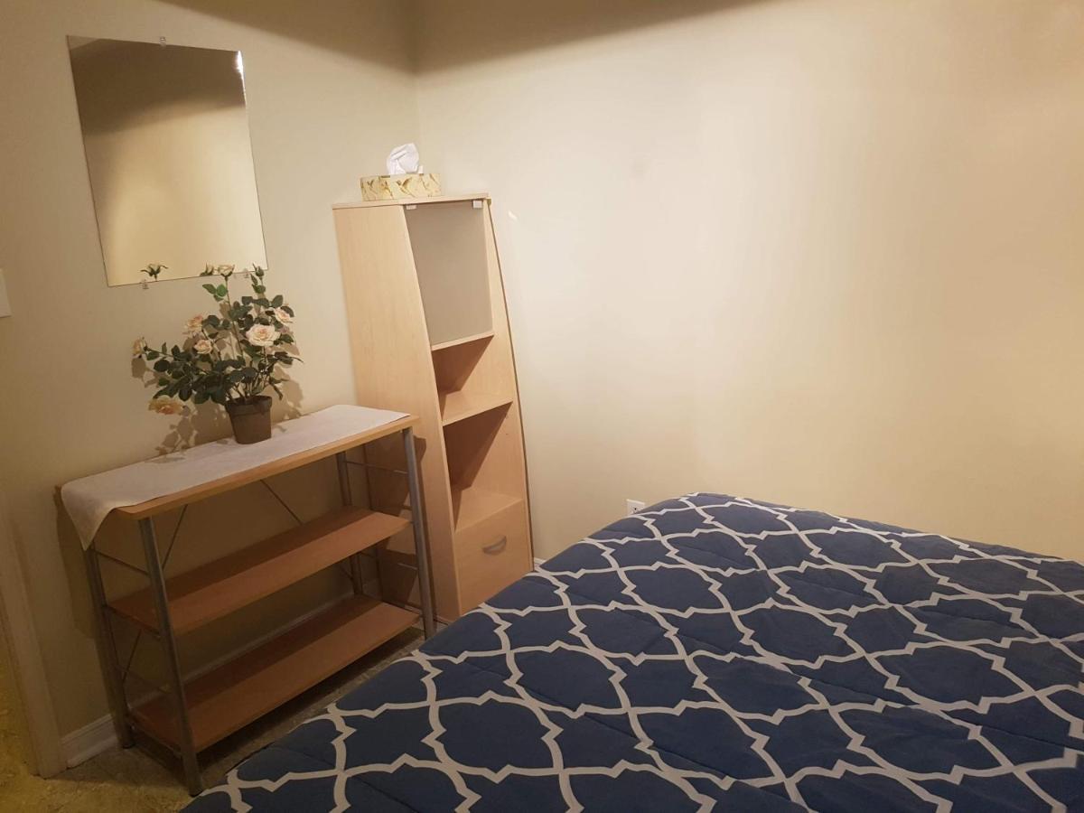 Private Close To Airport Pearson
