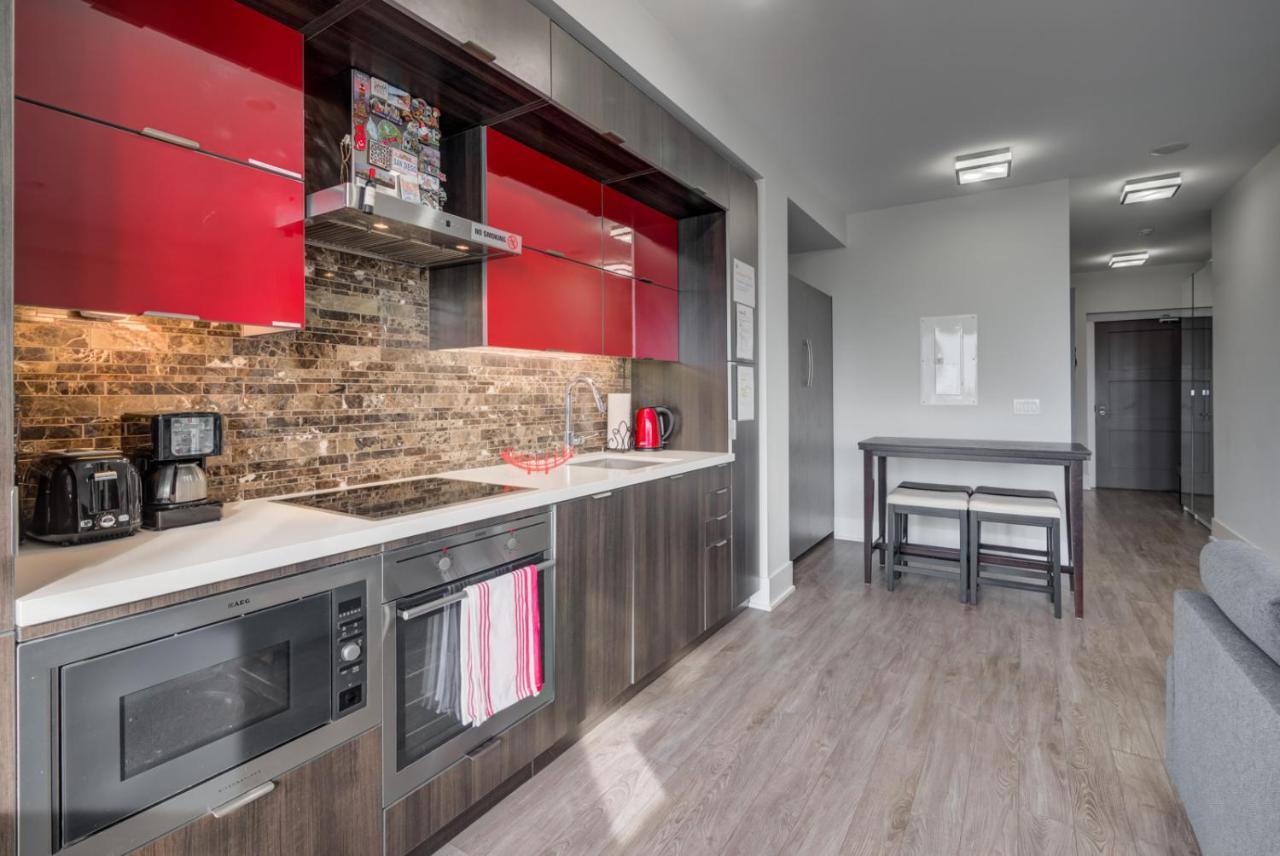 Luxury Adventure Cn Tower/mtcc/scotiabank Arena Apartment