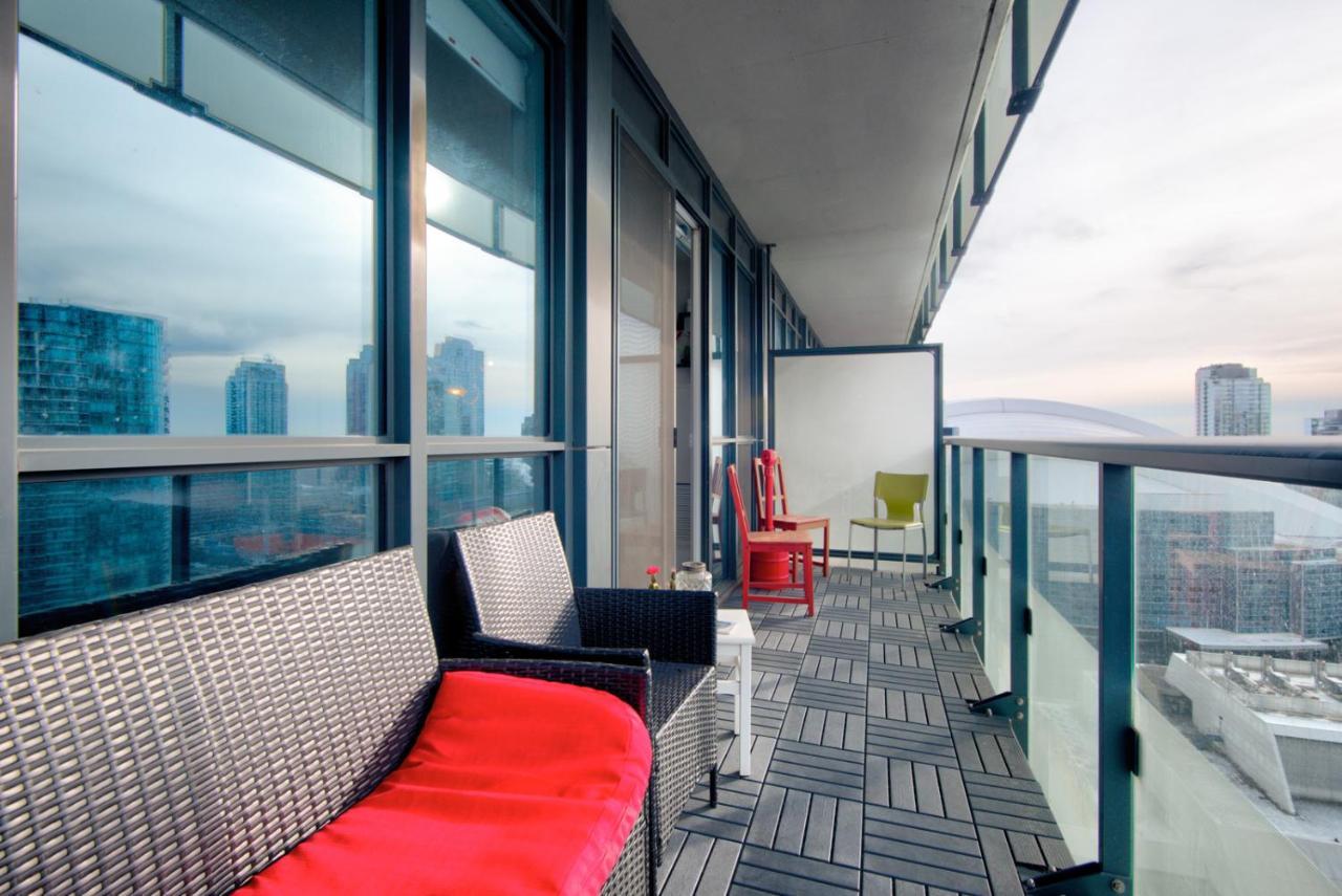 Luxury Adventure Cn Tower/mtcc/scotiabank Arena Apartment