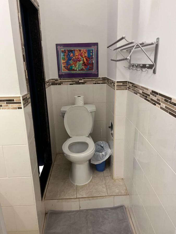 Guest house Adas Toronto