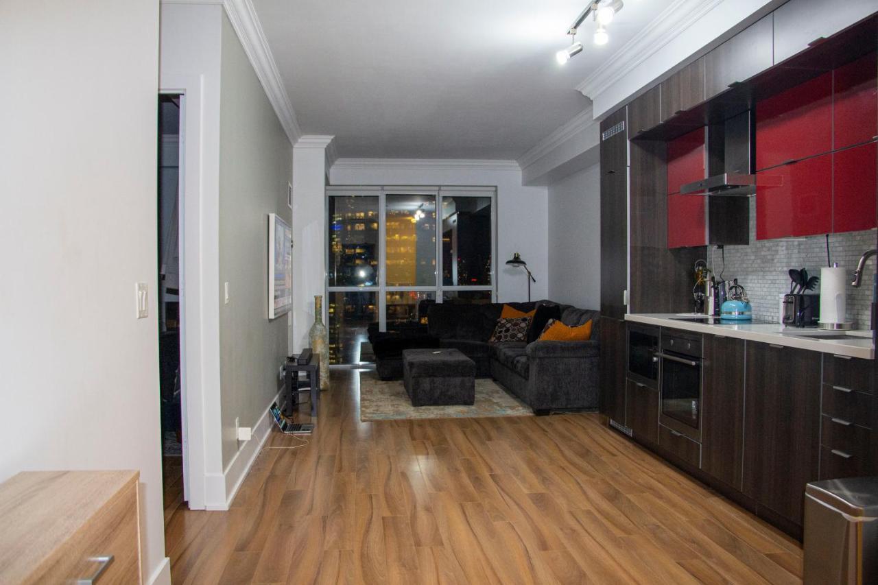 Downtown High-rise Condo- Cn Tower View *