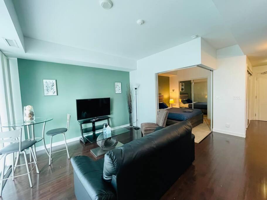 The Bay Suites - Entertainment Dist Apartment *