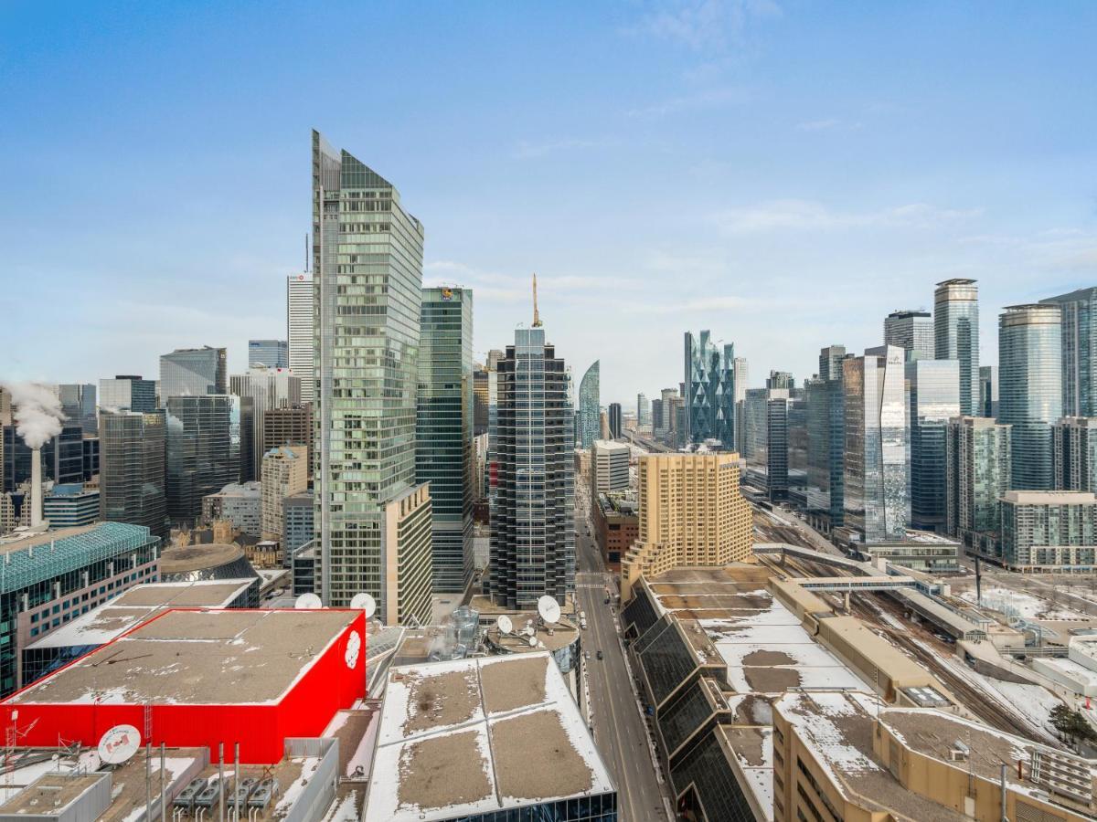 Designer 2br + Study Condo, Ed - Cn Tower View * Toronto