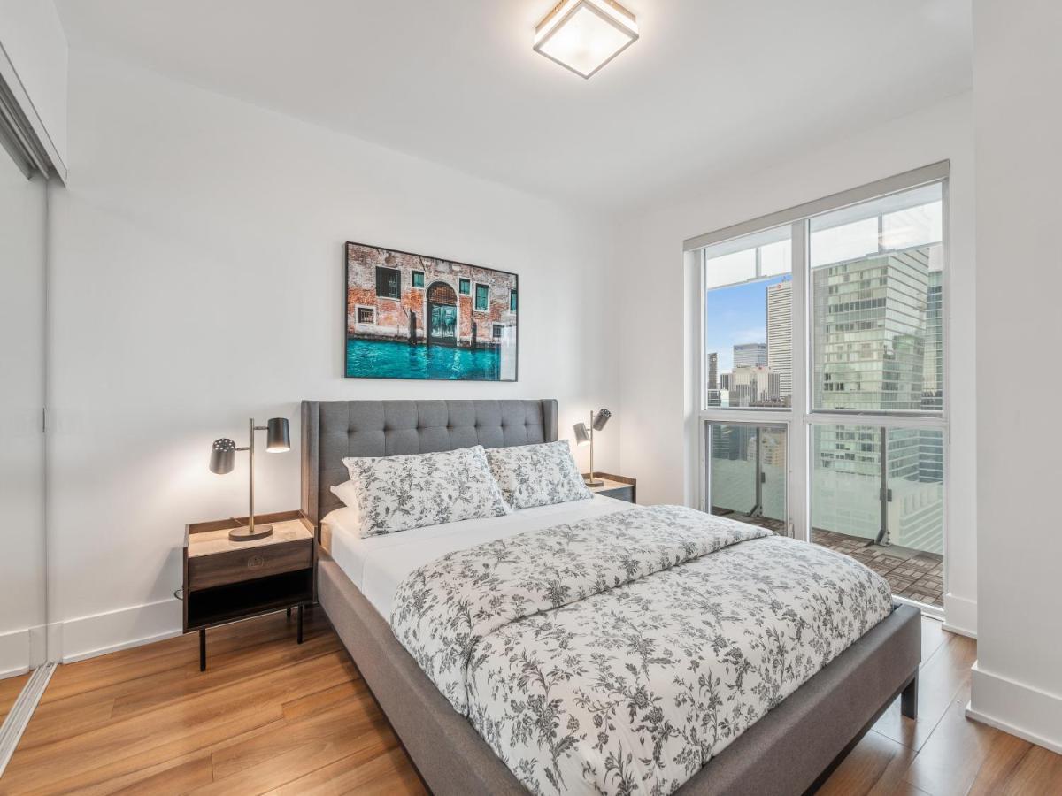 Designer 2br + Study Condo, Ed - Cn Tower View Apartment