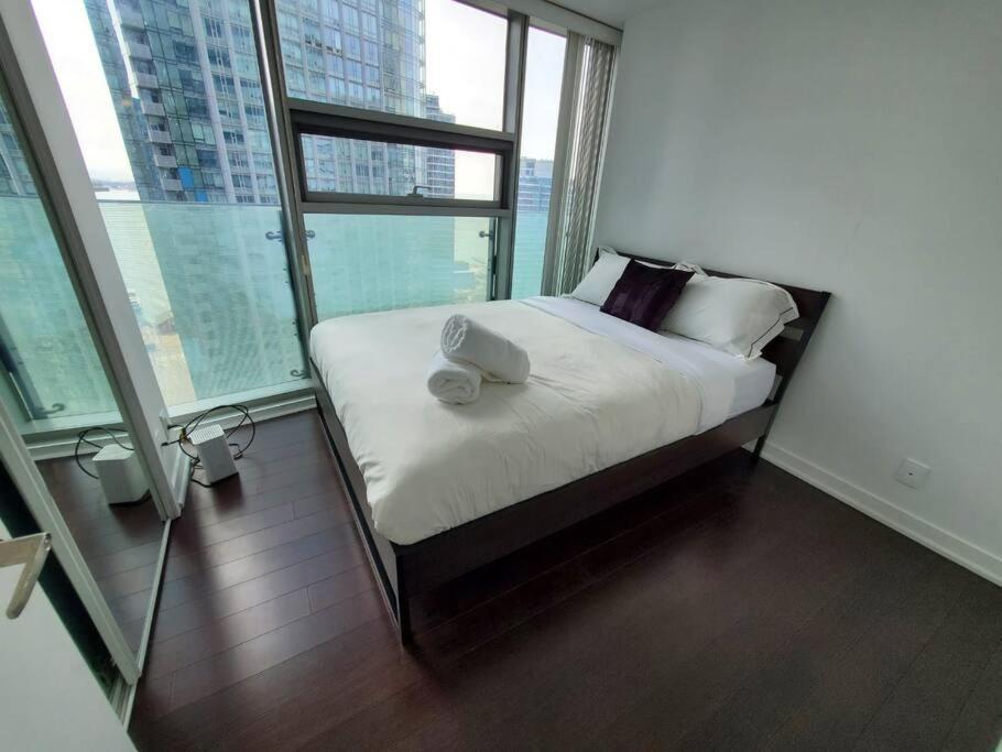Luxury 2bed Downtown Apartment *