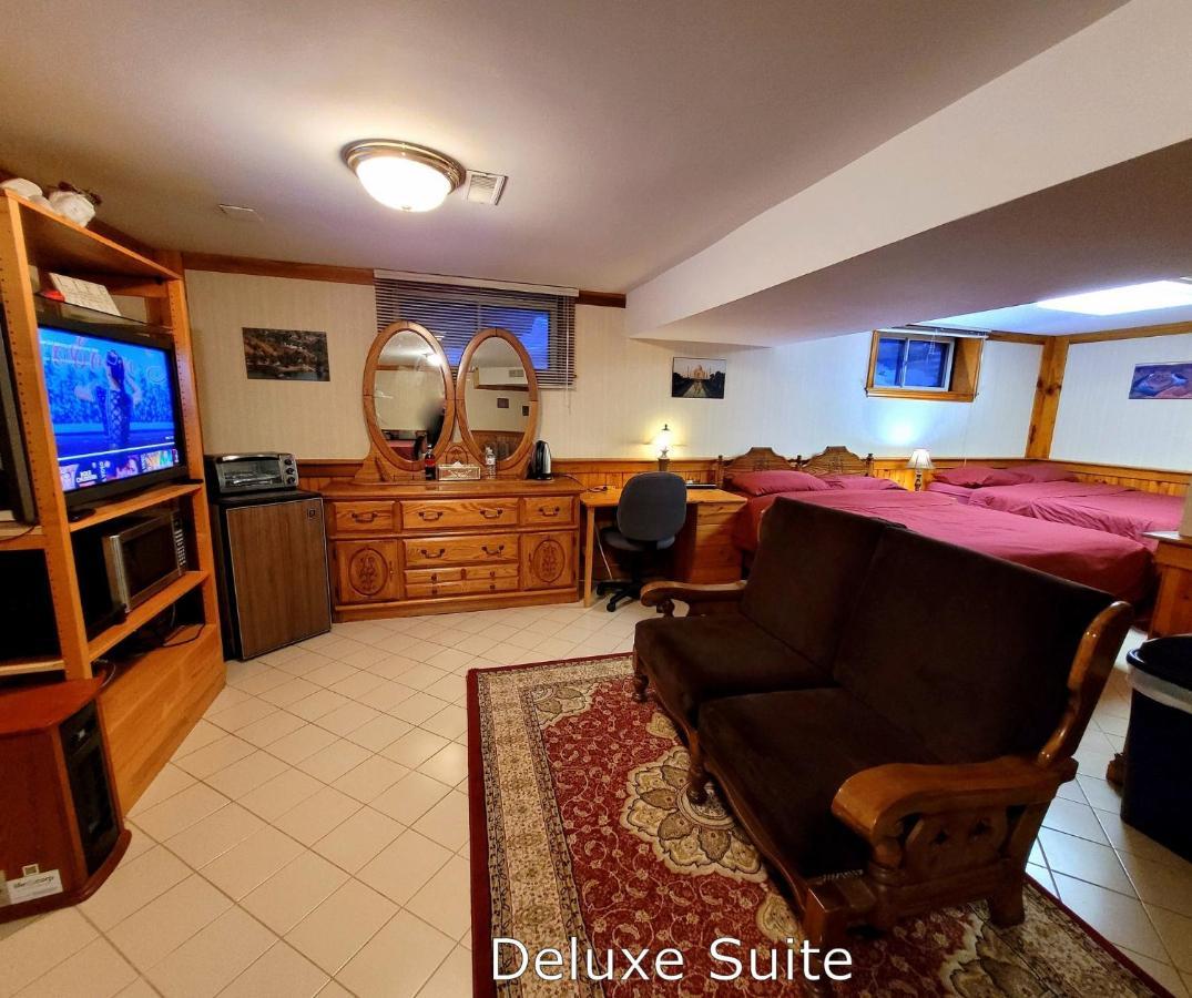 Homestay A Stunning Style Toronto