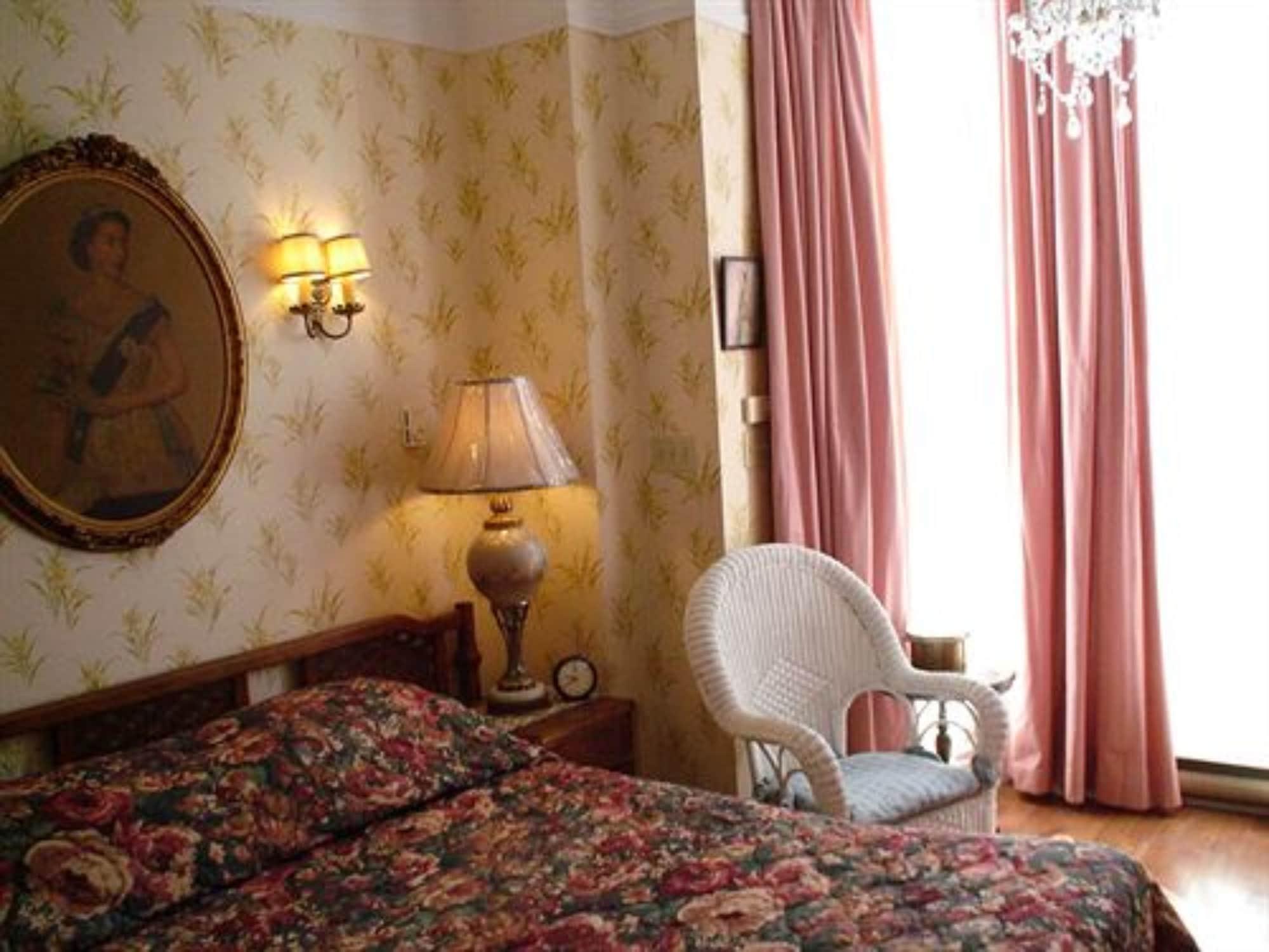 Pimblett's Downtown Bed &breakfast 2*