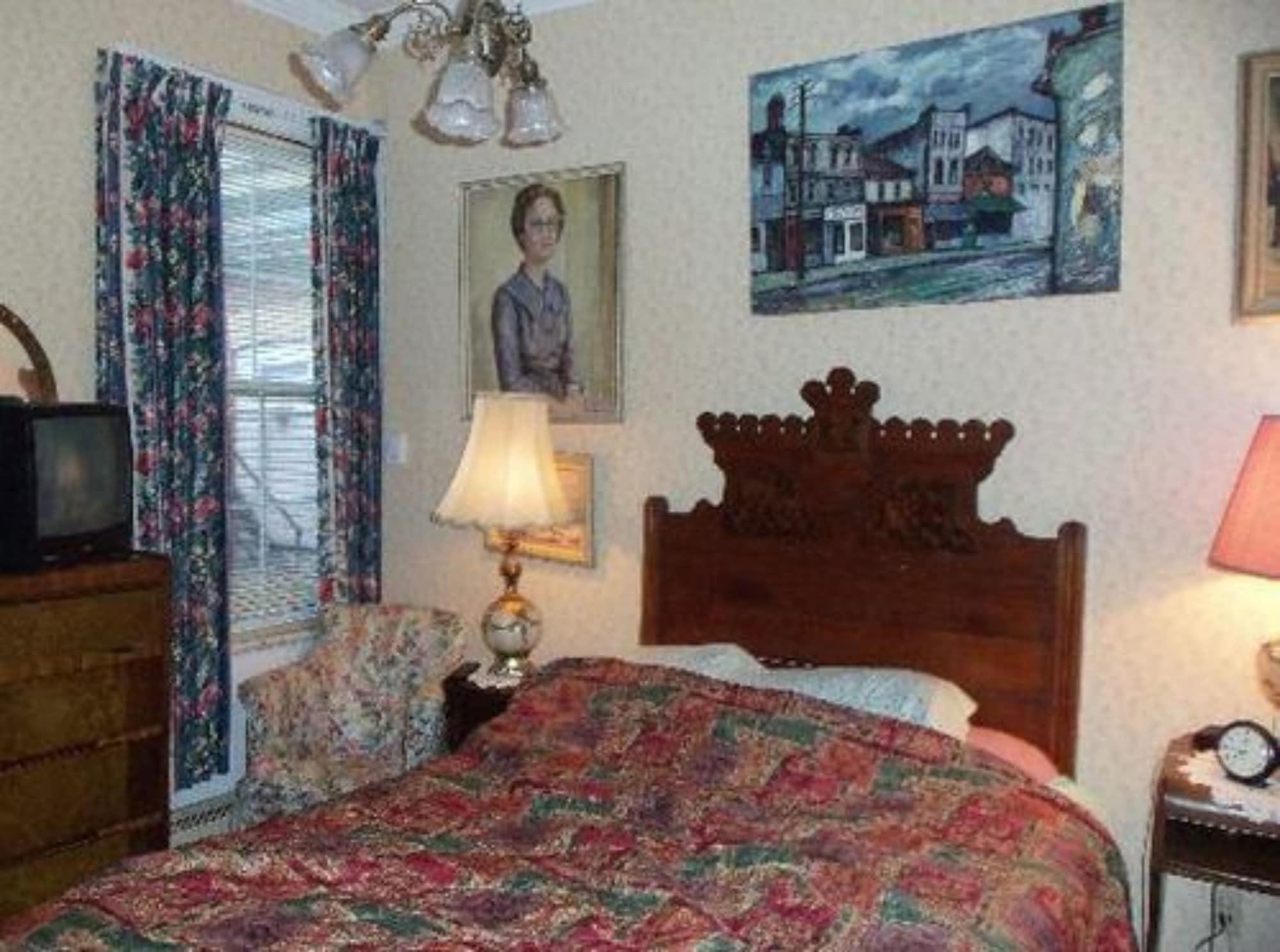 Bed & Breakfast Pimblett's Downtown Bed &breakfast Toronto