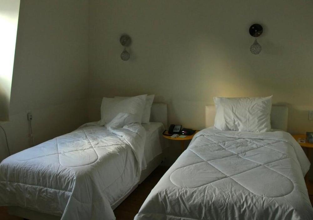 Royal Oak Hotel 2*