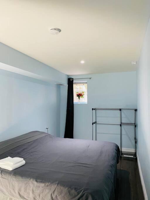 Impression 2 Bedrooms Apartment Space Share * Toronto