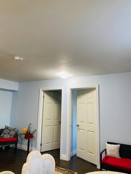 Impression 2 Bedrooms Apartment Space Share Toronto