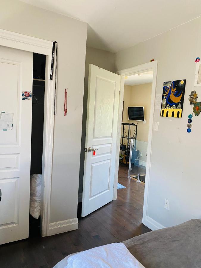 Impression 2 Bedrooms Apartment Space Share Apartment Toronto