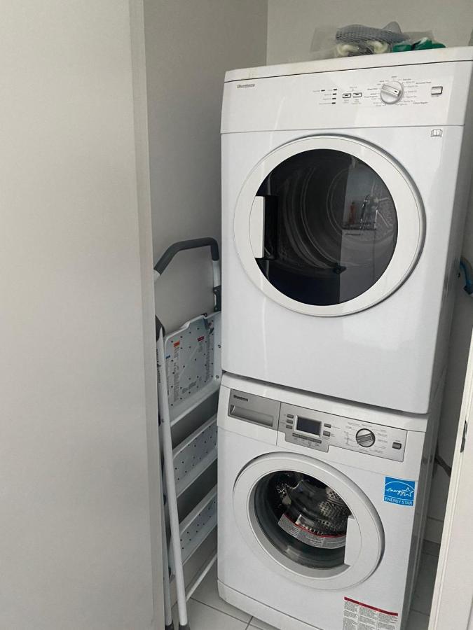 Ihost Suites Ice Apartment Toronto