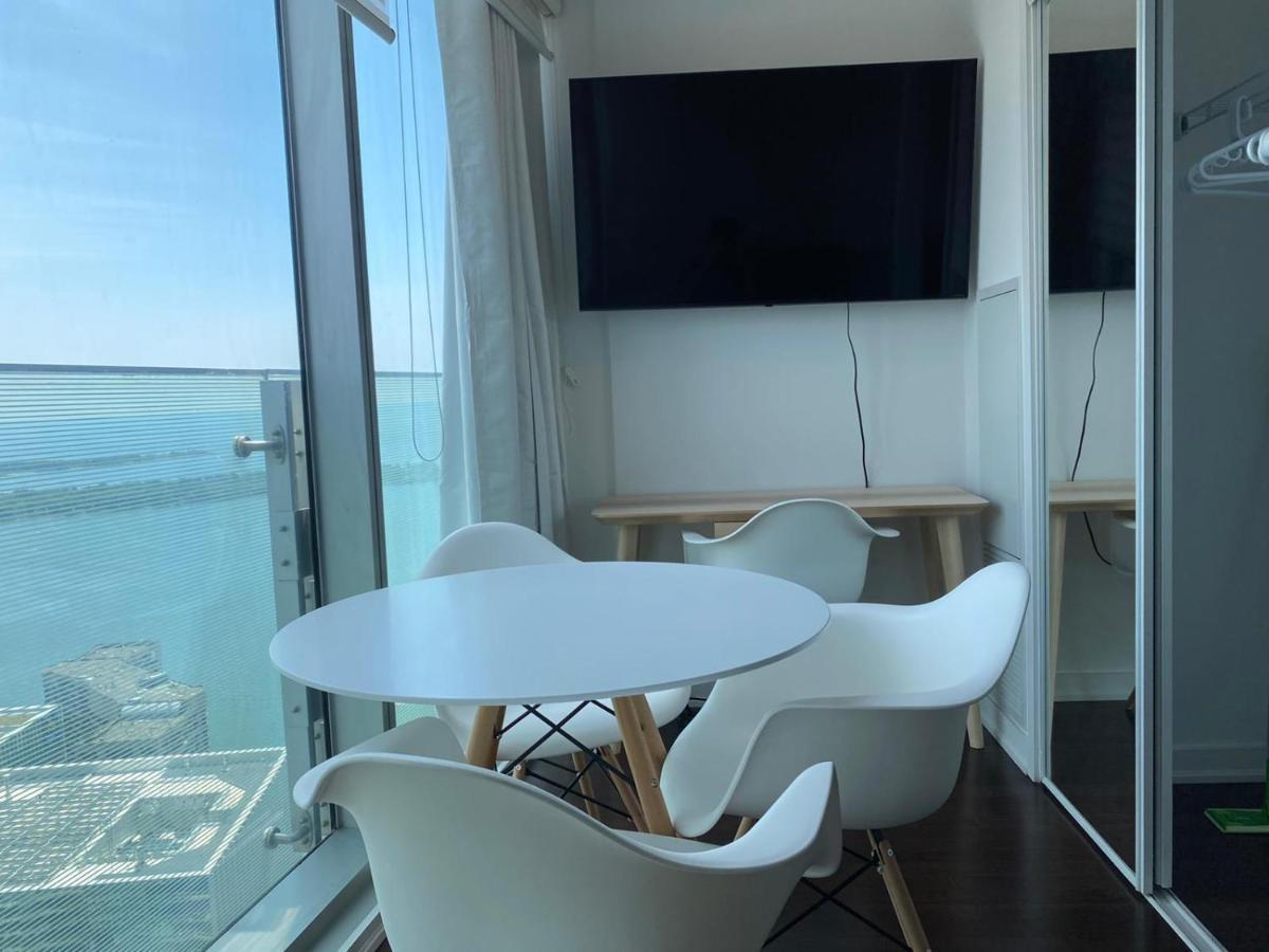 Ihost Suites Ice Toronto