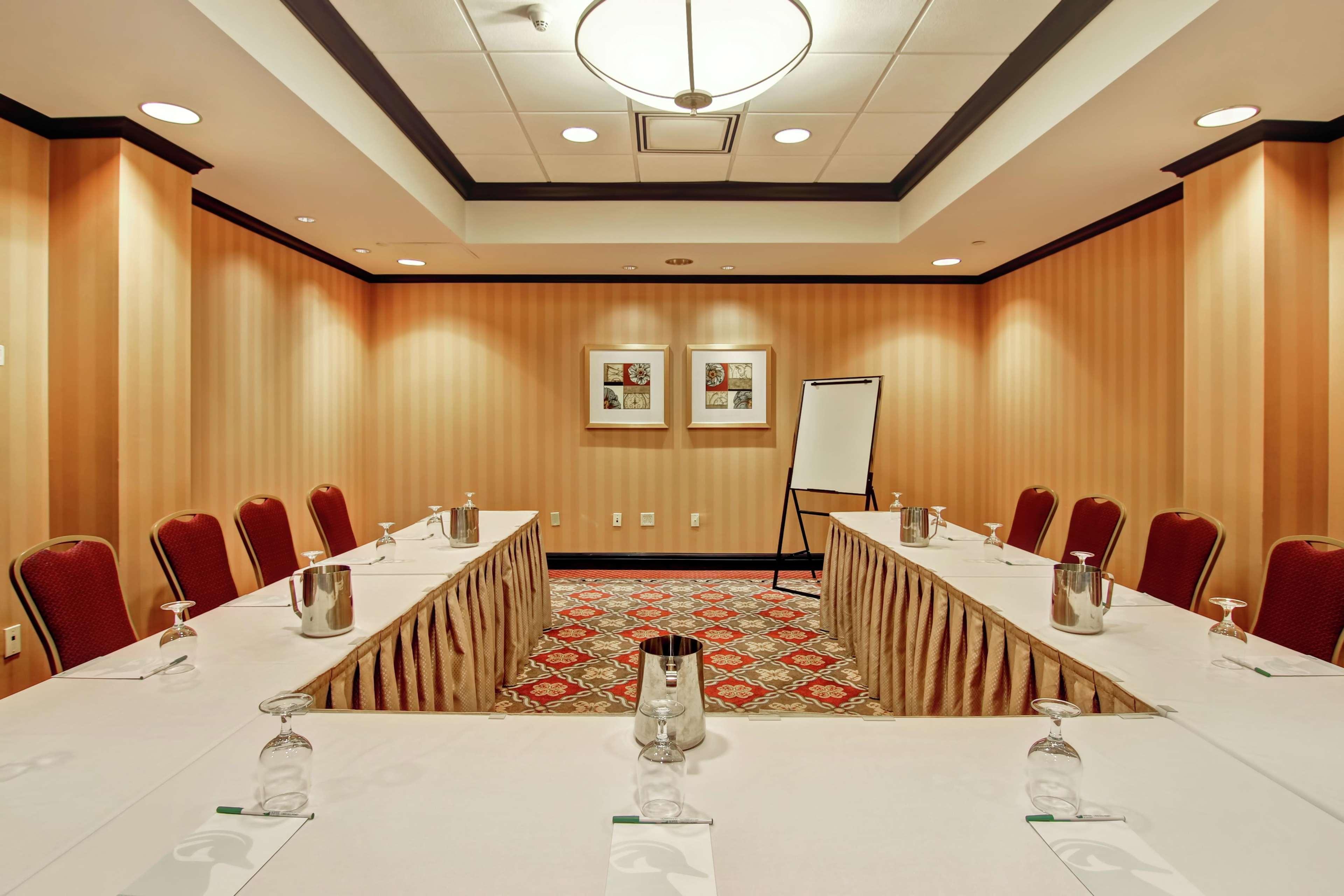 Homewood By Hilton Airport Corporate Centre Hotel Toronto