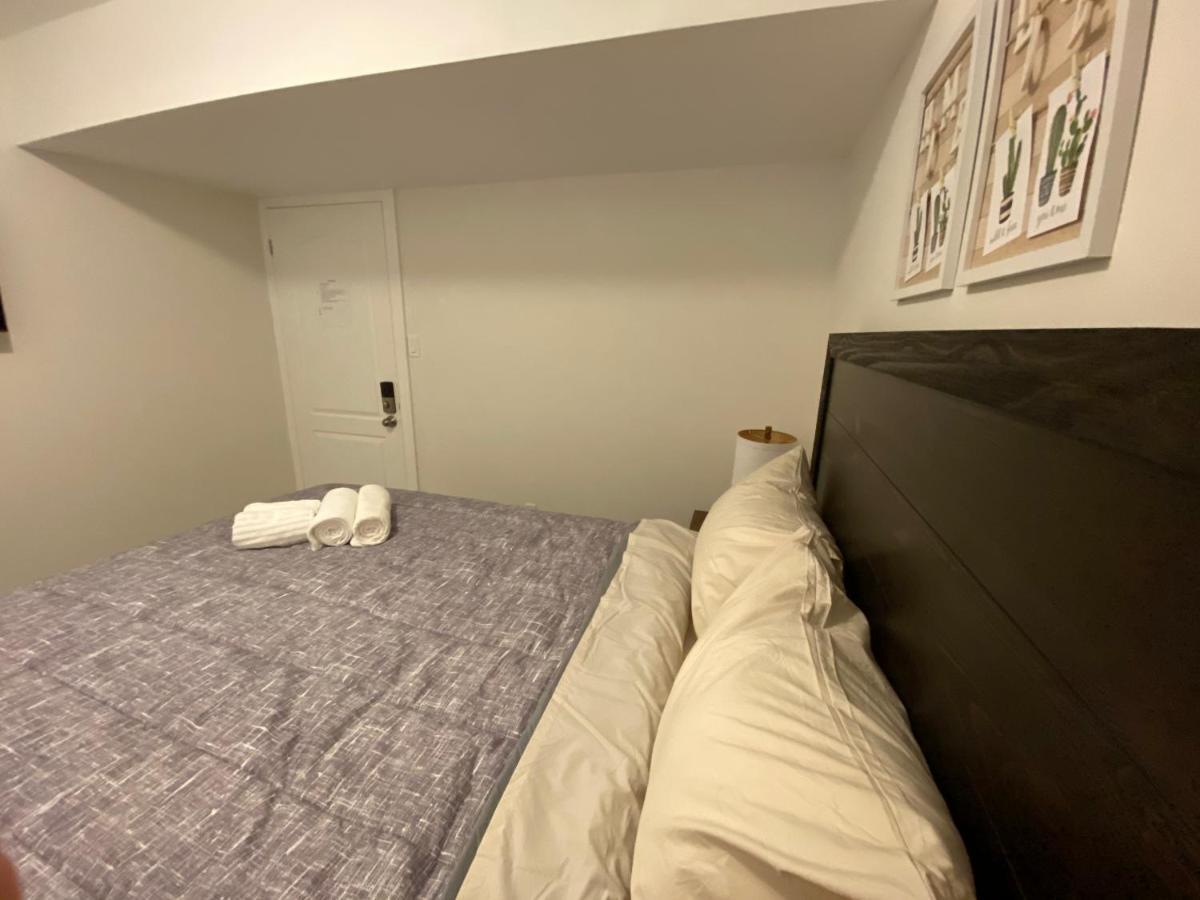 Homestay Yorkmills And Bayview !d Cozy & Stylish Private Bdr With Shared Bathroom