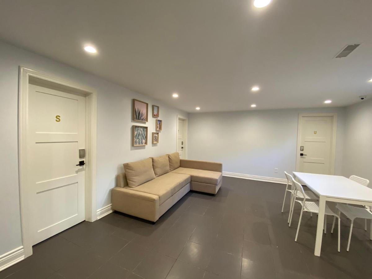 Yonge And Finch Subway !t Spacious And Modern Private Bdr With Shared Bathroom Homestay *