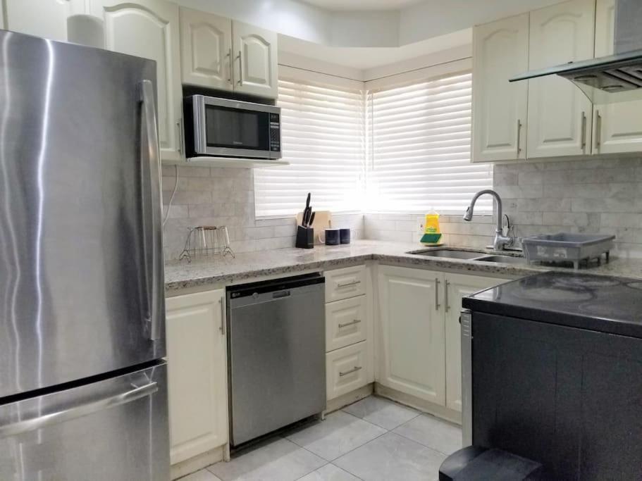 Spacious Mbr Near Kennedy Subway & Go *