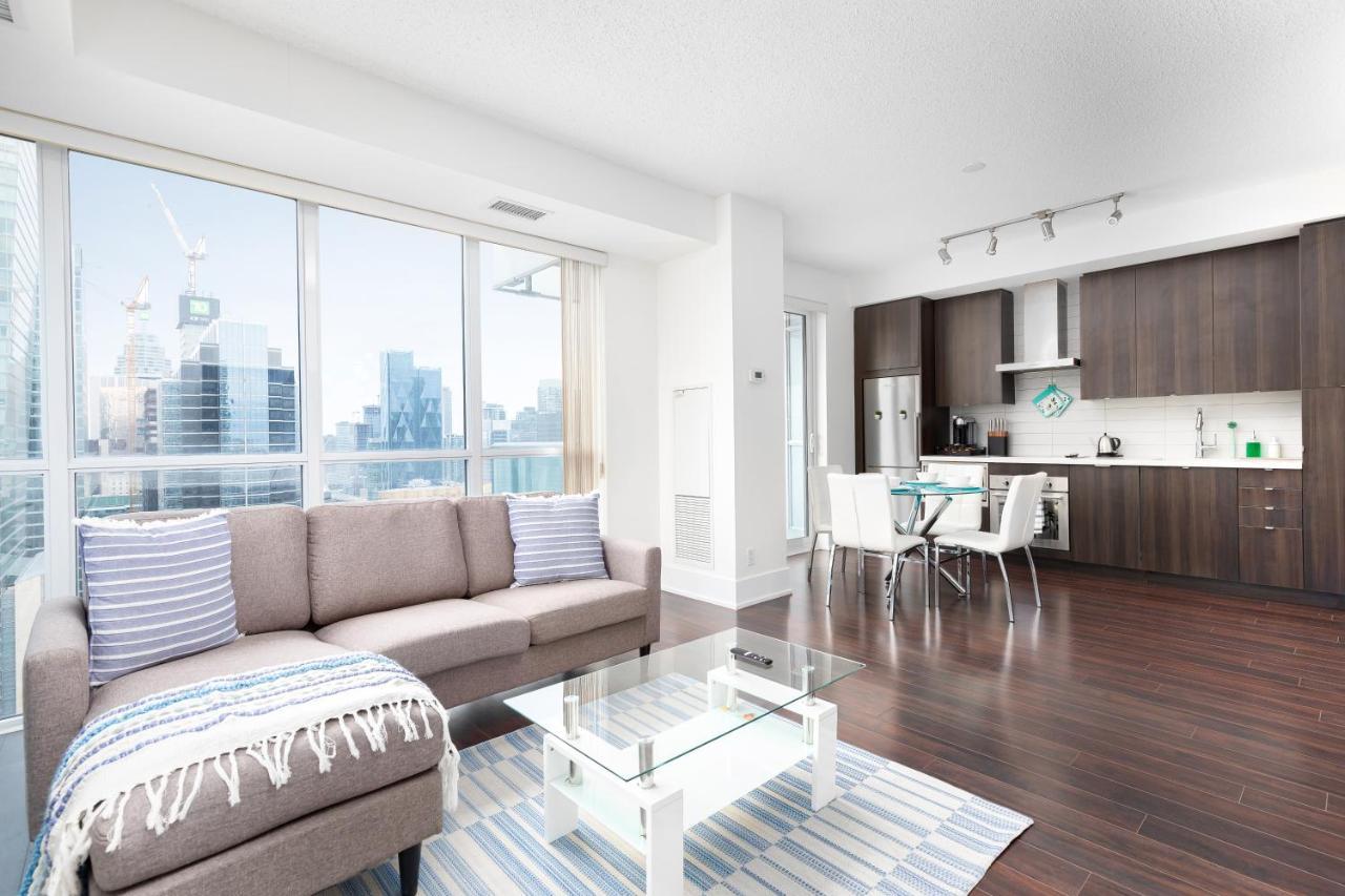 Beautiful Skyline View Downtown Apartment Toronto