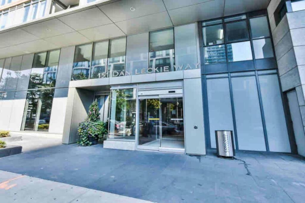 Apartment Modern By Cn Tower With Parking Toronto