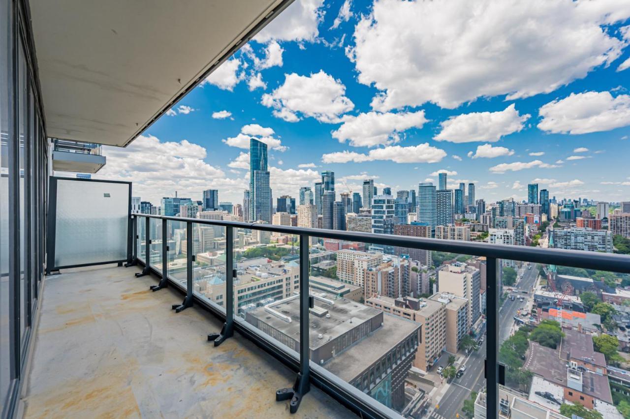 Luxury 2 Bedroom High Floor Close To Eaton Center Gasthof Toronto