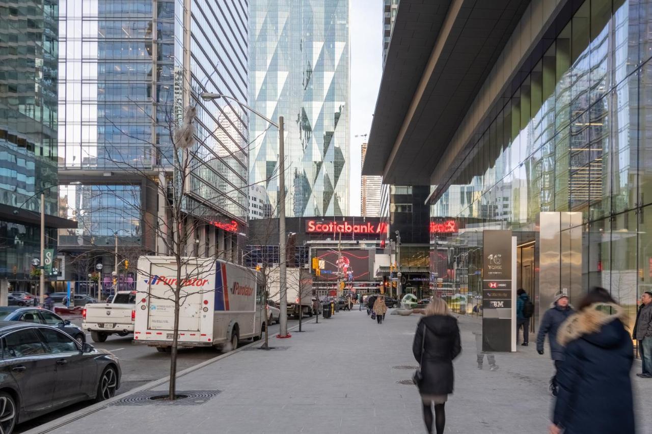 Downtown Step To Cn Tower ,scotiabank Arena .union Station Toronto