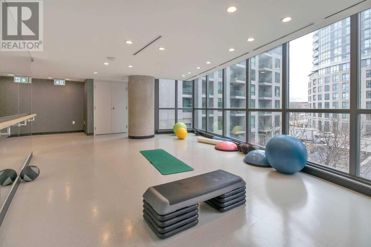 Skyside Apartment *