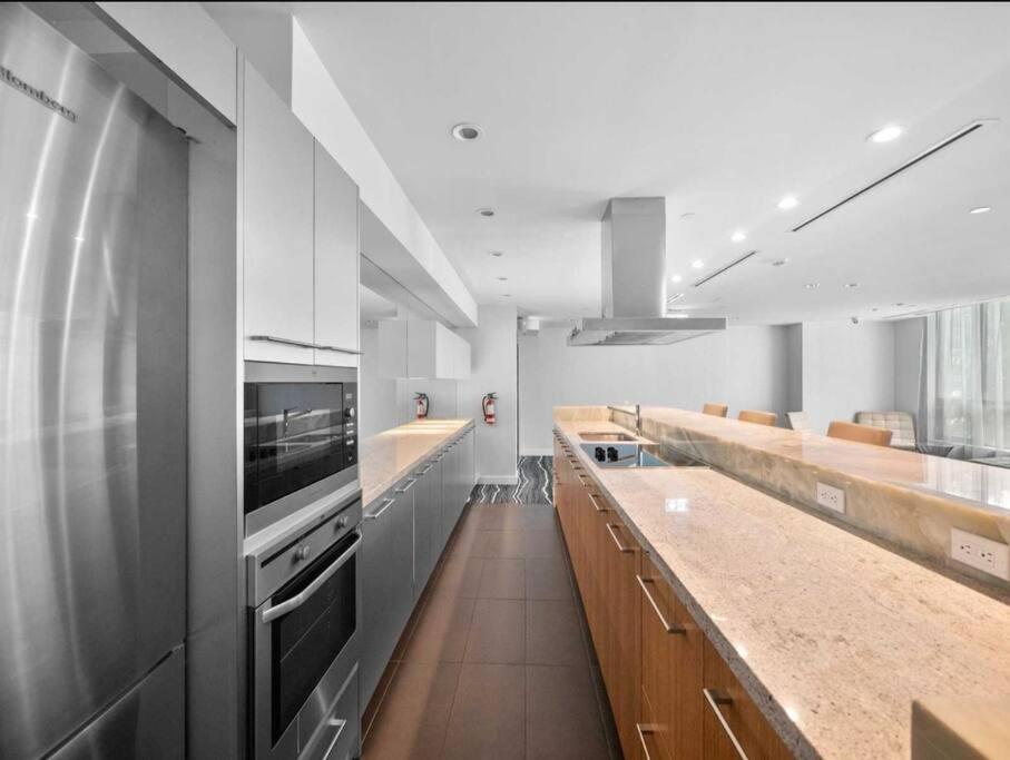 Cn Tower View With Free Parking, Pool, & Amenities