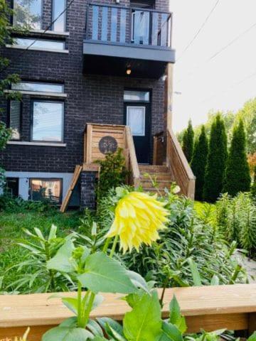 Lovely Ii Space Share A East York Canada *