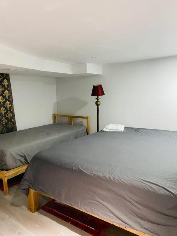 Lovely Ii Space Share A East York Canada * Toronto