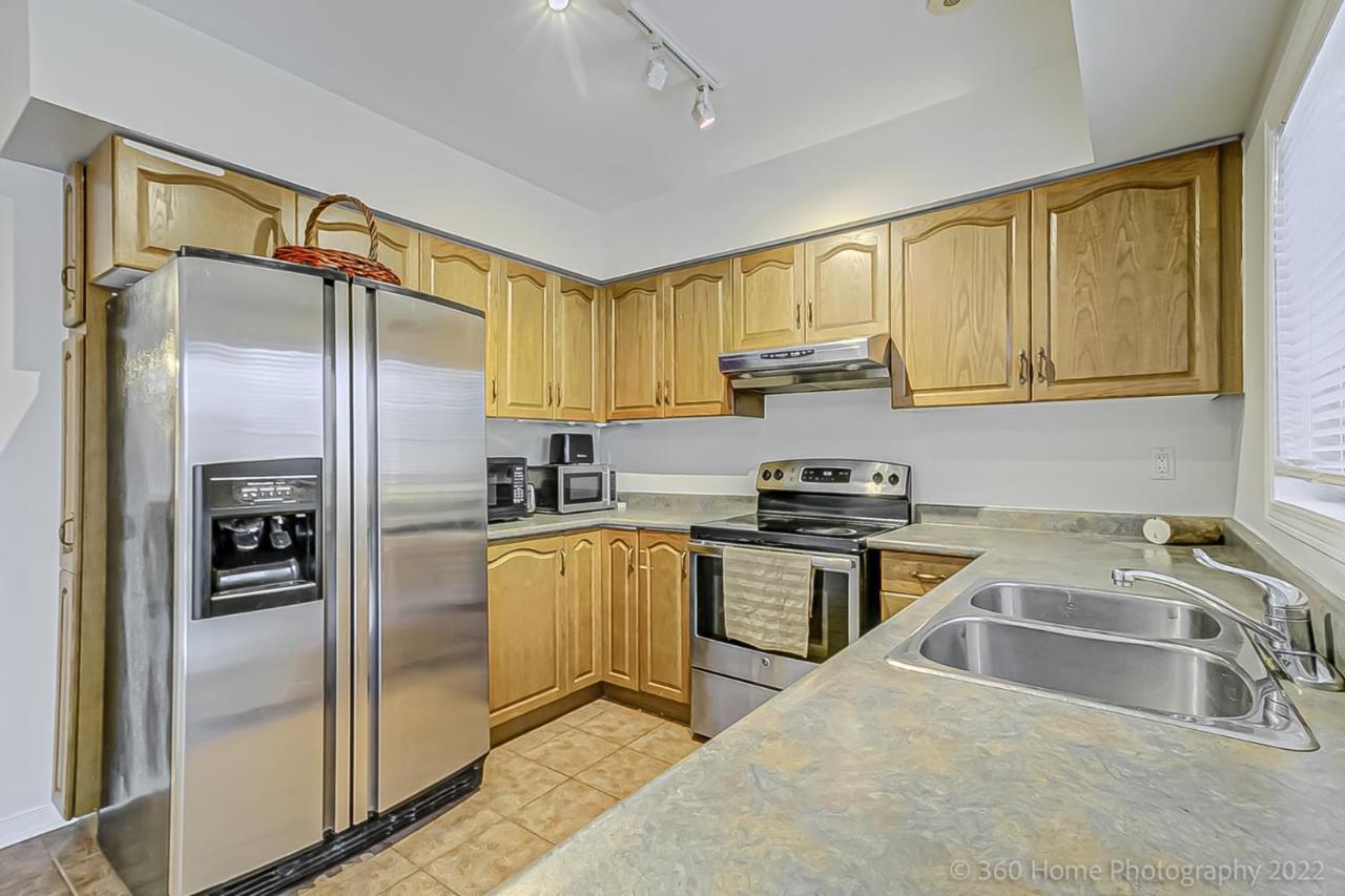 Apartment Urban Retreat - Modern 4br Townhouse